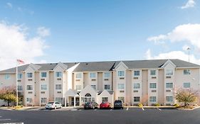 Microtel North Canton Ohio